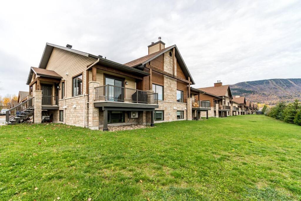 Initial - Boho - Mont-Sainte-Anne Apartment Beaupré Exterior foto